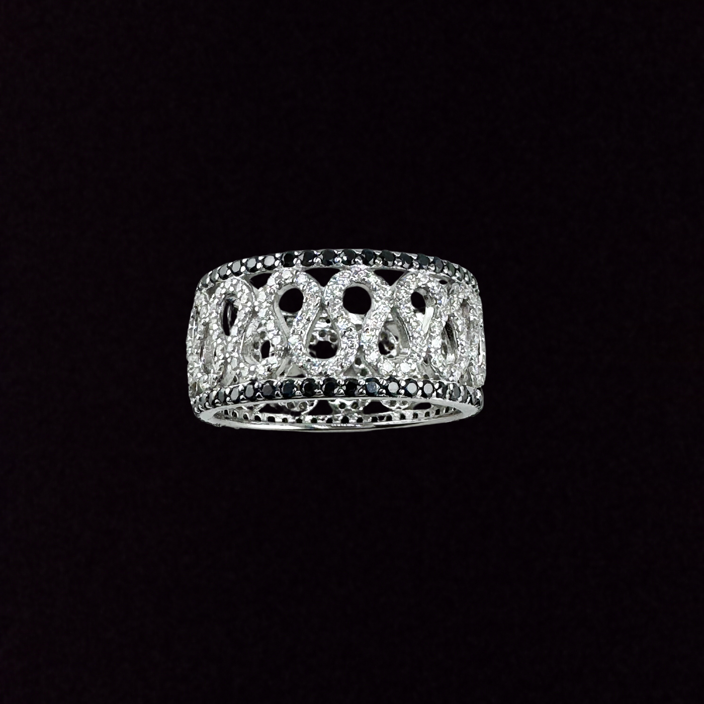 Moissanite in 925 Sterling Silver Band