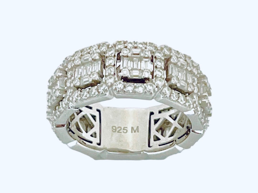 Moissanite in 925 Sterling Silver Band